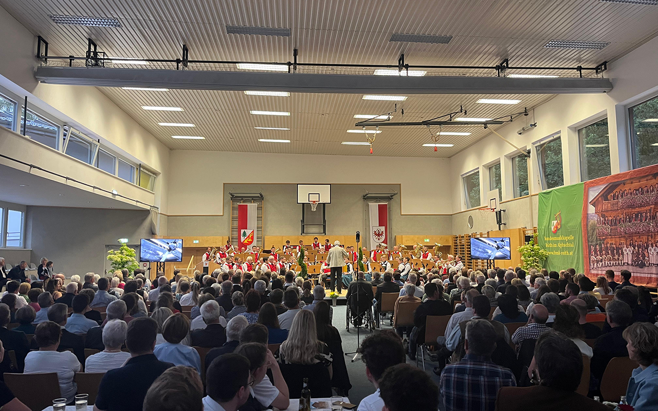 Saison&shyeröffnungs&shykonzert